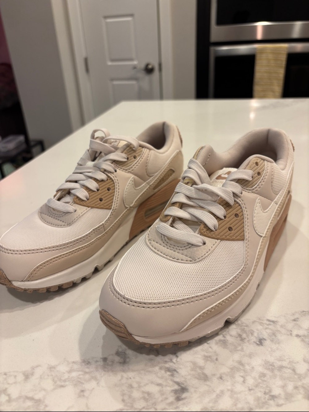 Nike Air Max 90 Beige/Tan Women’s Sneakers Size 7.5